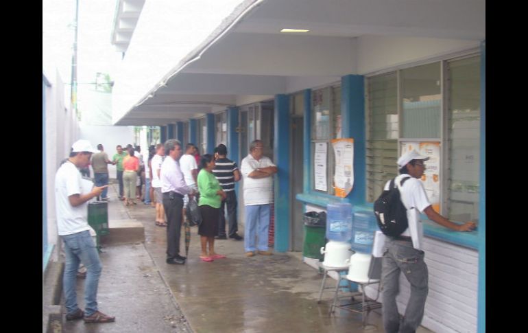 En las delegaciones de Ixtapa, Las Juntas y El Pitillal en donde se encuentra la mayoría de las casillas, iniciaron con prontitud.  /