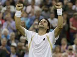 Ferrer celebra luego de derrotar a Del Potro, en una hora y 58 minutos de juego. AP  /