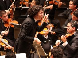 Dudamel es director de las orquestas de Los Ángeles, la Bolívar y la Sinfónica de Gotemburgo. ESPECIAL  /