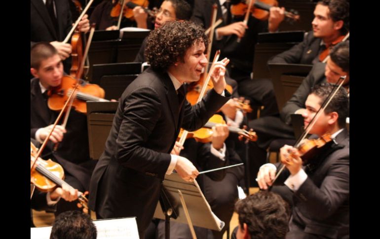 Dudamel es director de las orquestas de Los Ángeles, la Bolívar y la Sinfónica de Gotemburgo. ESPECIAL  /