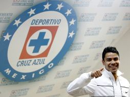 El mediocampista mexicano fue presentado de manera formal como nuevo refuerzo de Cruz Azul. NOTIMEX  /