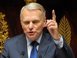 El primer ministro Jean-Marc Ayrault presentó el plan con que se pretende superar una situación de riesgo para sus finanzas. REUTERS  /