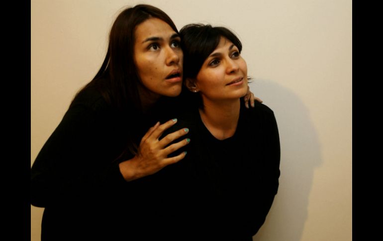 María Gutierrez (d) en el personaje de Tabita y Gabriela Pescador en el personaje de Margot.  /