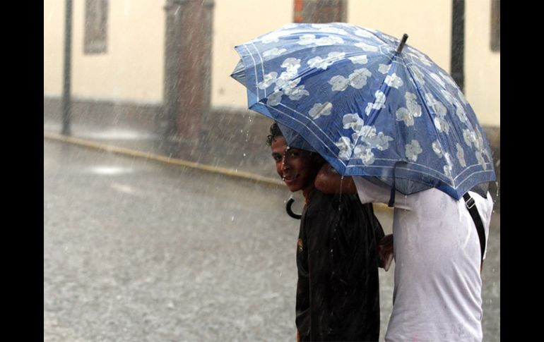 La tormenta tropical ''Daniel'' se convirtió la madrugada de este sábado en huracán categoría I. ARCHIVO  /