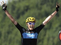 Froome, del equipo Sky, celebra su victoria en la séptima etapa. EFE  /