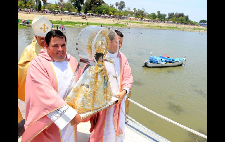 La Virgen de Zapopan recorrió el lago más grande del país.  /