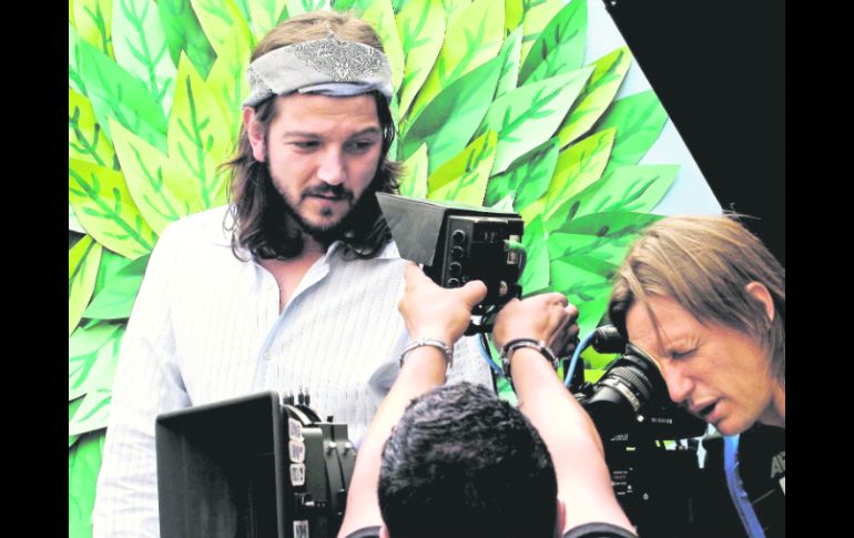 Diego Luna durante el rodaje de su filme sobre César Chávez. EL UNIVERSAL  /