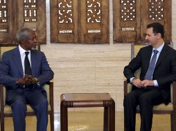 Kofi Annan calificó de constructivas las conversaciones del lunes en Damasco con el presidente sirio. EFE  /