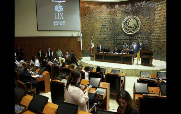 El IEPC determinó que al PRI le corresponden 17 diputados y uno al Verde, para el PAN, esa coalición debió de obtener sólo 17. ARCHIVO  /