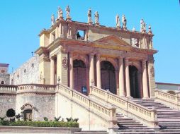 El templo del Calvario,en Lagos de Moreno, cuyo frontispicio es una copia del de la Basílica de San Pedro será restaurado. ESPECIAL  /