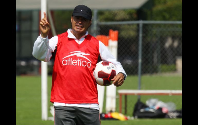 Juan Carlos Chávez no se expresó sobre la descalificación del equipo Sub-15 de Atlas. MEXSPORT  /