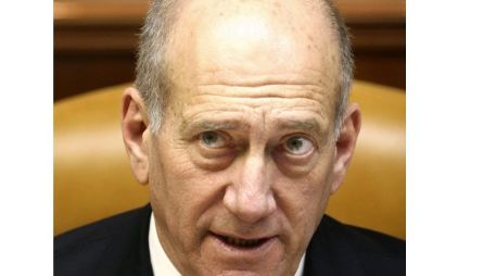 Olmert debió dimitir de sus funciones de jefe del gobierno en 2008 después que la policía recomendara su inculpación. ARCHIVO  /