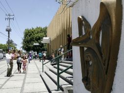 El IMSS presenta una denuncia de hechos ante la PGR contra quien resulte responsable sobre la acusación de presuntos sobornos. ARCHIVO  /