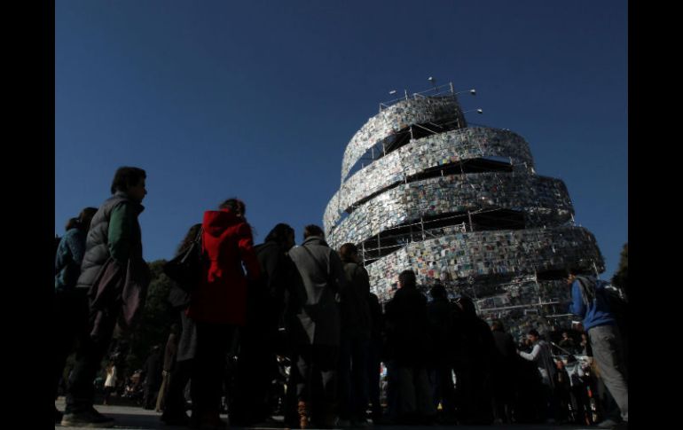 Buenos Aires, Argentina, fue capital mundial del libro en 2011, y lo celebró con una torre compuesta por más de 30 mil libros. ARCHIVO  /