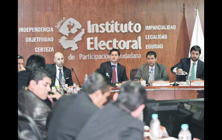 Los funcionarios del organismo estatal aseguran que la decisión final fue conocida a tiempo por todos los integrantes de la institución  /