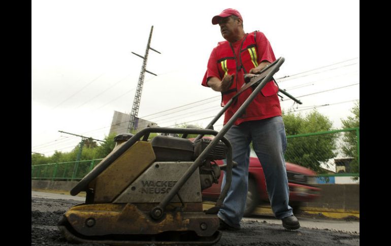 Es necesario compactar el terreno para que el material de reposición tome una consistencia similar al encarpetado.  /