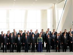 Mandatarios estatales posan para una foto de la reunión en Querétaro. NTX  /