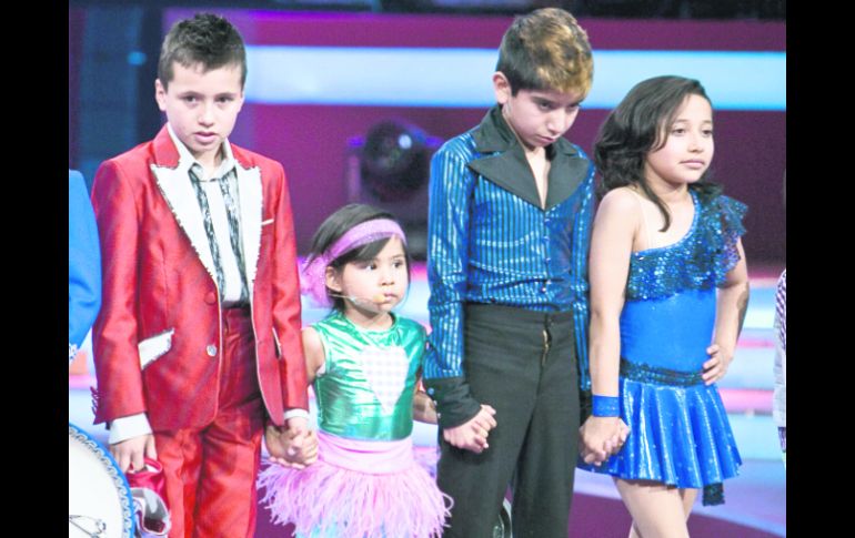 COMPROMETIDOS. La escuadra Los Super Peques cobija el talento del jalisciense Toñito Ramírez (d). ESPECIAL  /