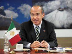 El Presidente de México, Felipe Calderón, durante su visita el Centro Nacional de Prevención de Desastres. NOTIMEX  /