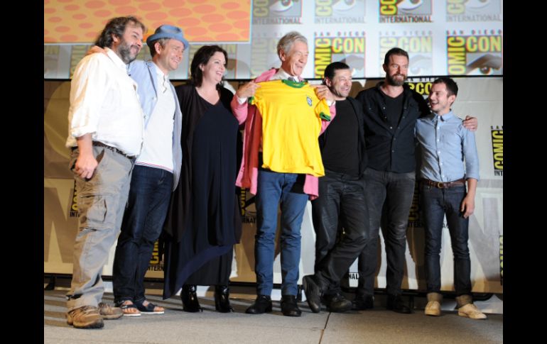 Peter Jackson, Martin Freeman, Philippa Boyens, Ian McKellen, Andy Serkis, Richard Armitage y Elijah Wood. AP  /