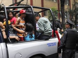 Varios jóvenes señalan que al momento de su detención estaban comiendo tacos en puestos de vía pública. ARCHIVO  /