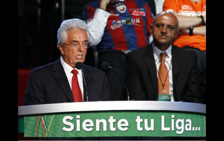 El presidente de la Federación Mexicana de Futbol, Justino Compeán, encabezó la presentación de la Liga MX y Ascenso MX. NTX  /