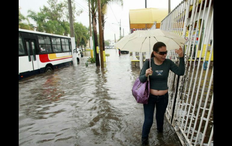 Especialistas señalan necesario invertir los recursos para evitar inundaciones y aprovechar el agua pluvial. ARCHIVO  /