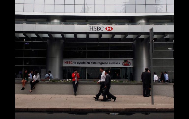 La CNBV dijo que la falta de controles antilavado en HSBC no tiene ningún impacto sobre la solvencia del banco. ARCHIVO  /