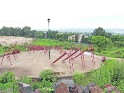 REVERDECE. Juegos del Parque Central en el Cerro del Cuatro, beneficiado por el temporal.  /