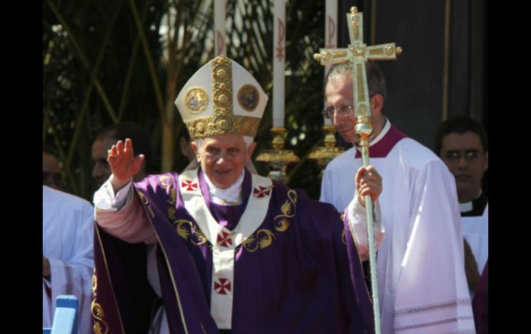 El Papa Benedicto XVI aceptó hoy la renuncia al cargo de obispo auxiliar de Guadalajara. ARCHIVO  /