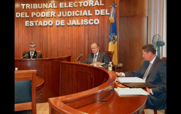 El Tribunal resolverá en las próximas semanas inconformidades en municipios y diputaciones locales. ARCHIVO  /