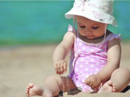 Cuidado. Si los niños serán expuestos a los rayos UV, lo mejor será estar preparados con ropa fresca, gorra y protector solar.  /