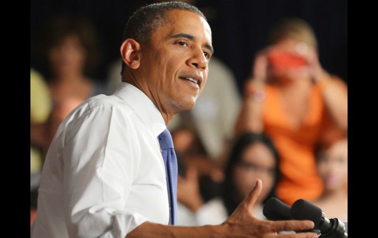 Obama destacó el esfuerzo realizado por Stephanie Perez, de Miami, Florida y Margarita Bolaños, de California. AFP  /