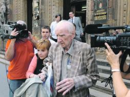 El presunto criminal de guerra, Laszlo Csatary, de 97 años, se encuentra en arraigo domiciliario por 30 días. EFE  /