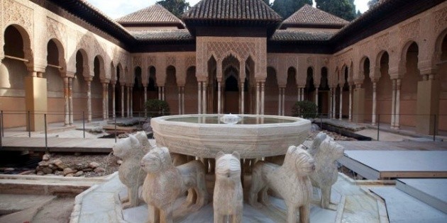 El Patio de los Leones de la Alhambra reabre tras su rehabilitación | El  Informador