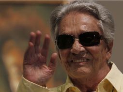 La cantante Chavela Vargas, de 93 años, sigue su recuperación en el hospital madrileño. ARCHIVO  /