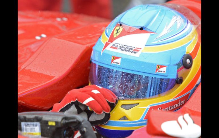 El piloto español  en boxes durante la sesión de entrenamiento que se ha desarrollado en Hockenheim, Alemania. EFE  /