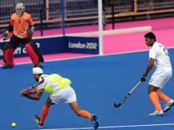 La selección de la India entrena en el Olympic Park, del este de Londres, sede del hockey sobre césped. AFP  /