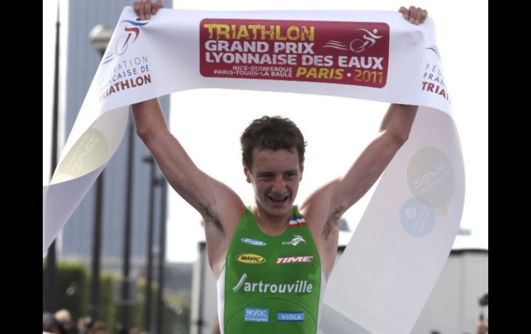 El inglés Alistair Brownlee es el gran favorito para ganar el triatlón masculino. ARCHIVO  /