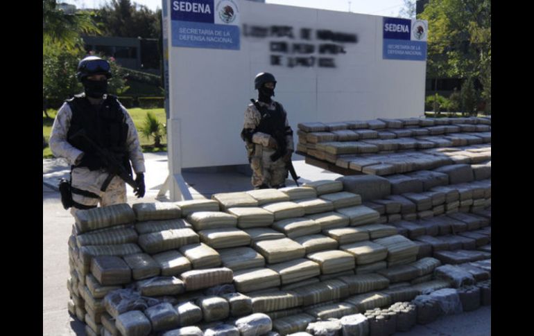 El Ejército Mexicano decomisó los enervantes con un peso de tres toneladas 178 kilos. ARCHIVO  /