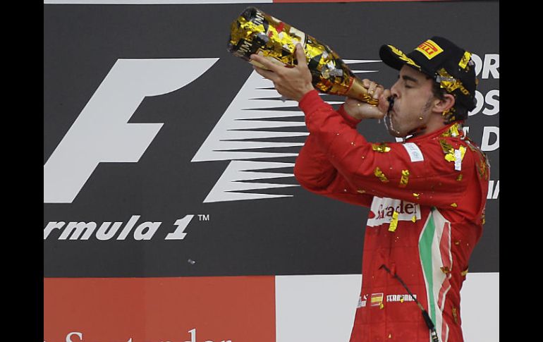 Fernando Alonso es el primer lugar de la Fórmula 1, con 154 puntos, 34 arriba del australiano Mark Webber. AP  /