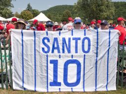 Fanáticos de los Cachorros festejaron la entronización de Ron Santo como uno de los inmortales de Cooperstown. REUTERS  /