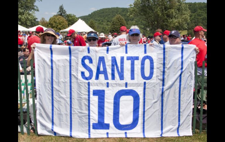 Fanáticos de los Cachorros festejaron la entronización de Ron Santo como uno de los inmortales de Cooperstown. REUTERS  /