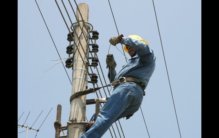 El acceso a fibra obscura es un componente crítico para traer al mercado a nuevos concesionarios. ARCHIVO  /