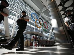 El paro de labores, ya suspendido, afectaría al aeropuerto londinense de Heathrow, uno de los más importantes de Europa. EFE  /