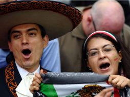 Alrededor de 30 aficionados recibieron al Tricolor. AFP  /