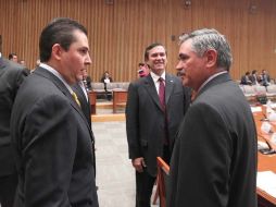 El consejero presidente del IFE, Leonardo Valdés (d) junto con el consejero electoral, Francisco Guerrero, en sesión del IFE. NTX  /