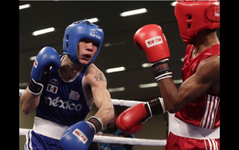 Óscar Valdez (izq) es un candidato a lograr medalla en el boxeo. ARCHIVO  /