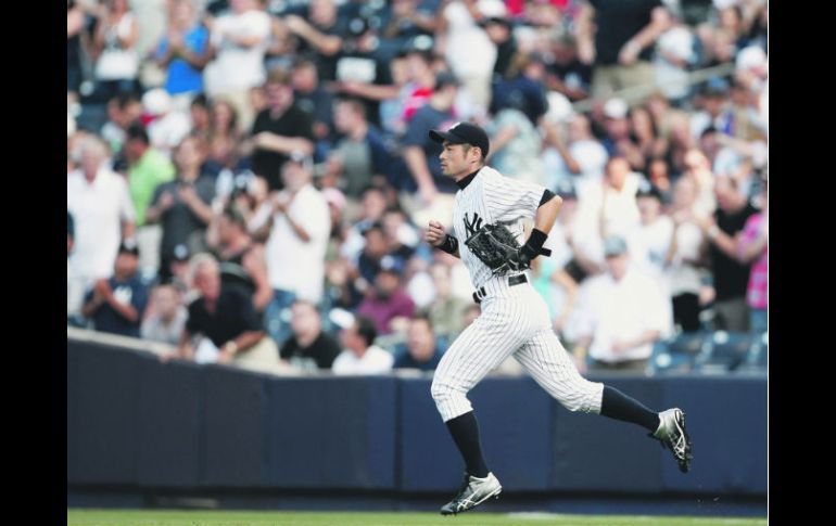 Debut en el bronx. Ichiro Suzuki disputó su primer encuentro como jugador de los Yanquis de Nueva York. REUTERS  /