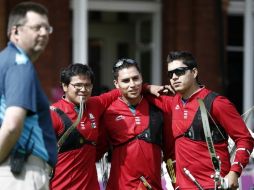 Los arqueros mexicanos, Luis Eduardo Vélez, Juan René Serrano y Luis Álvarez deberán luchar por el bronce. EFE  /